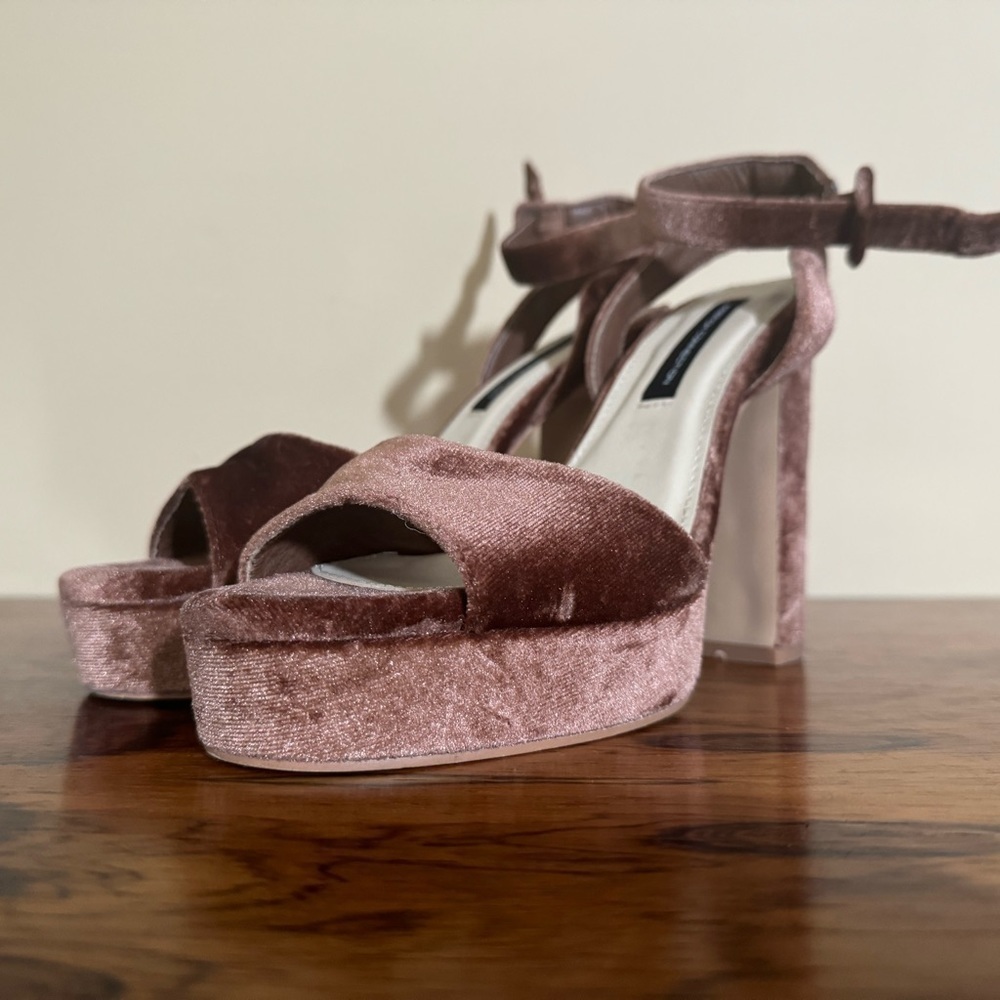 French Connection Women's Brown Taryn Platform Peep Toe Pump 6.5